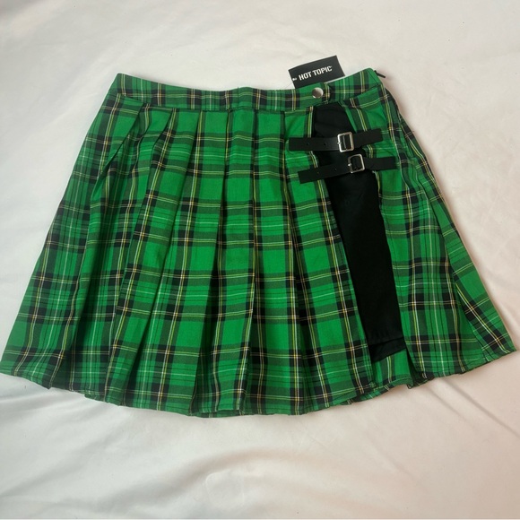 NWT Hot Topic Green Plaid Pleated Buckle Mini Skort School Girl Womens Large New - Picture 3 of 7